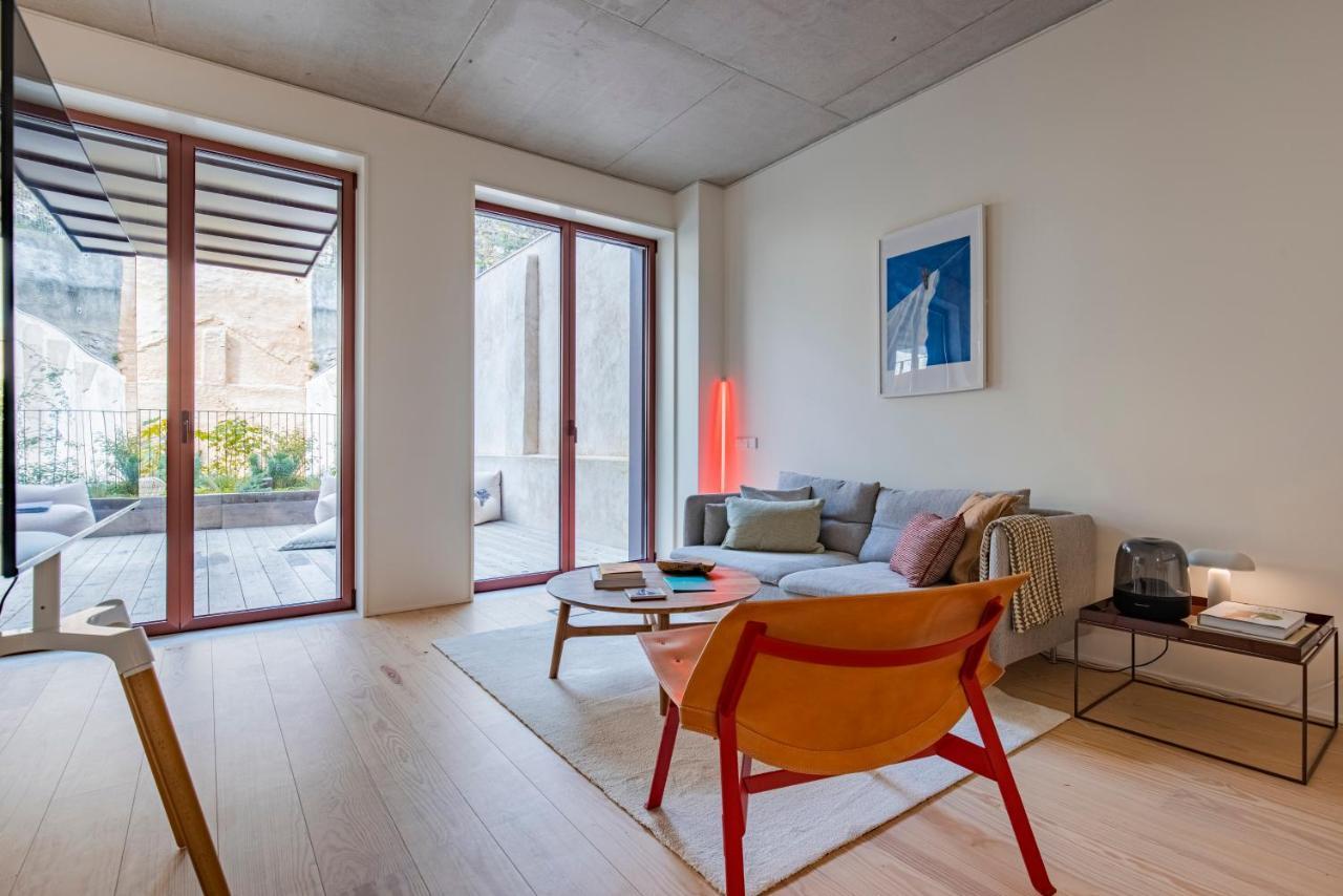 Deluxe 2Bdr Apartment W/ Patio By Lovelystay Lisbon Luaran gambar