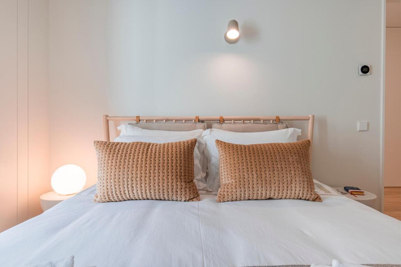 Deluxe 2Bdr Apartment W/ Patio By Lovelystay Lisbon Luaran gambar