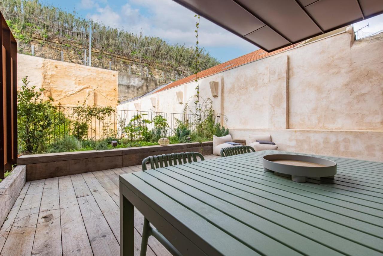 Deluxe 2Bdr Apartment W/ Patio By Lovelystay Lisbon Luaran gambar