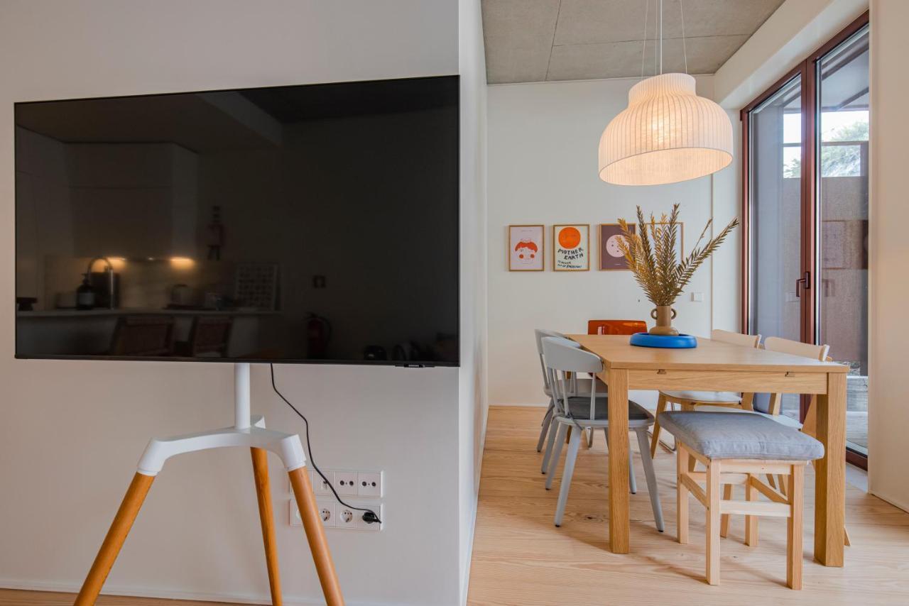Deluxe 2Bdr Apartment W/ Patio By Lovelystay Lisbon Luaran gambar