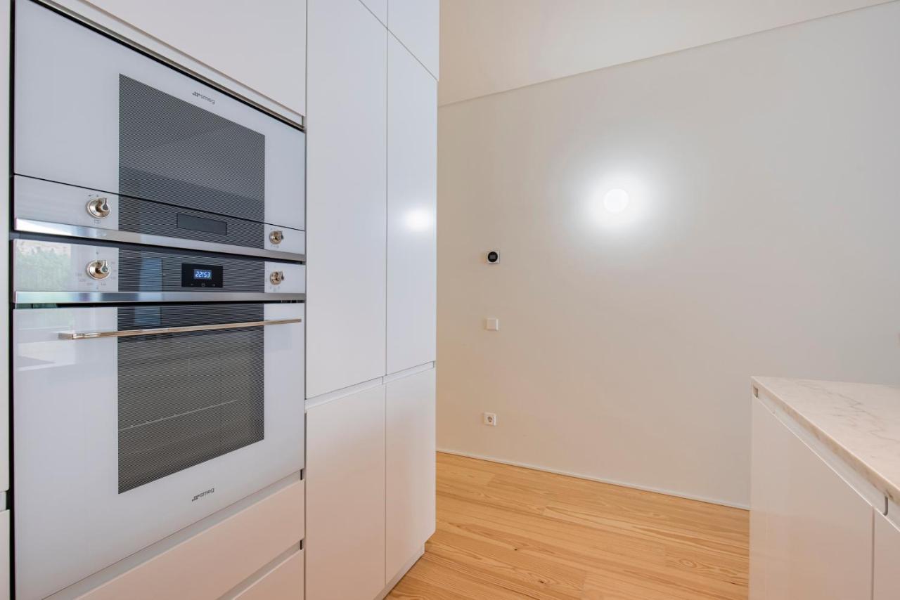 Deluxe 2Bdr Apartment W/ Patio By Lovelystay Lisbon Luaran gambar