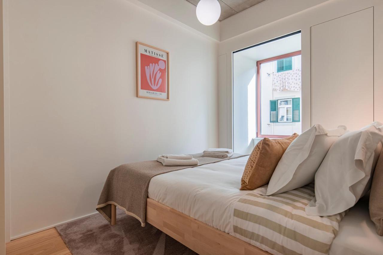 Deluxe 2Bdr Apartment W/ Patio By Lovelystay Lisbon Luaran gambar