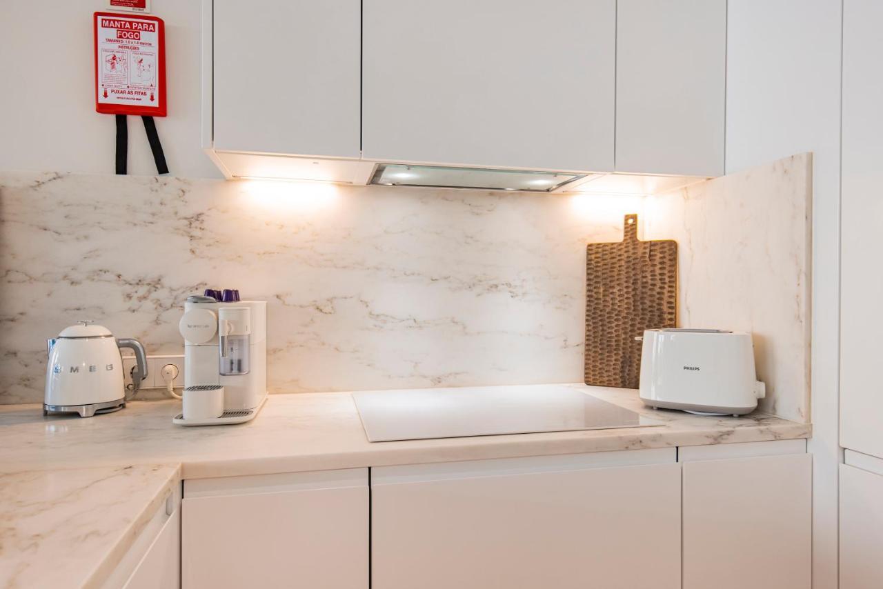 Deluxe 2Bdr Apartment W/ Patio By Lovelystay Lisbon Luaran gambar